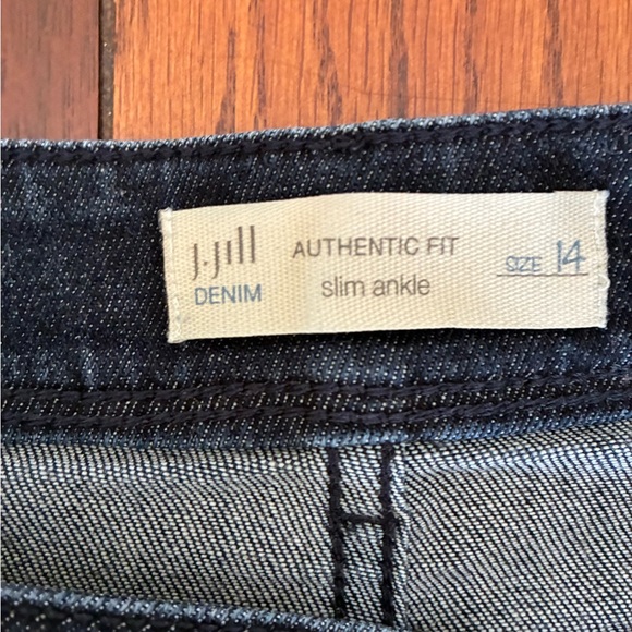 J Jill Women’s Dark Wash Embroidered Floral Jeans - Picture 6 of 7